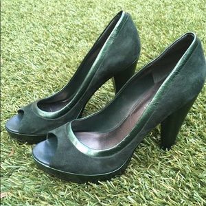 Nine West peep toe pumps